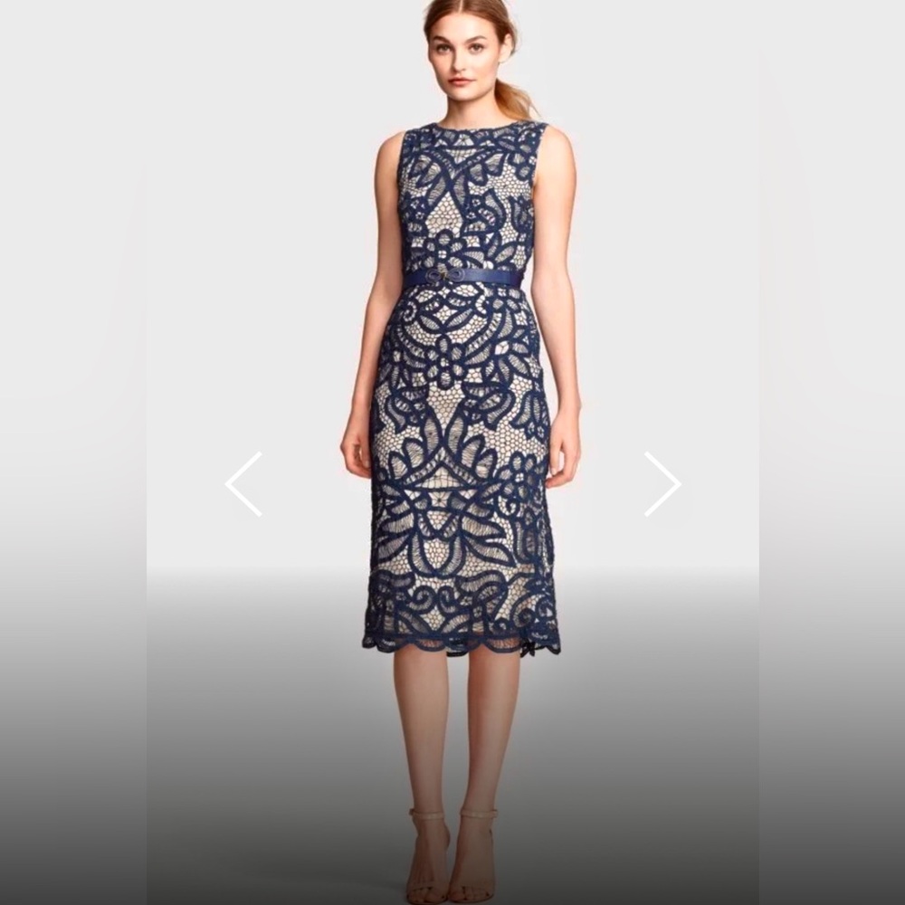 NWT -Korovilas-Abigail Lace Boat- Neck Sheath Dress in size 4